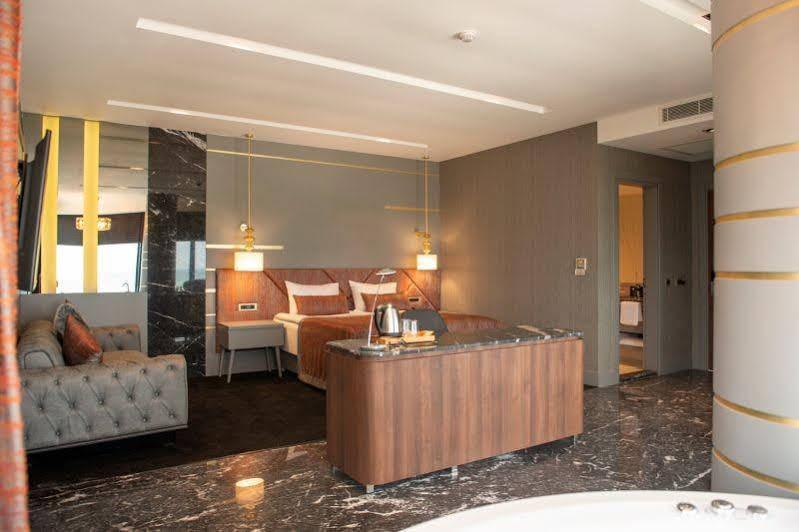 B&C Hotel أتاكوم المظهر الخارجي الصورة